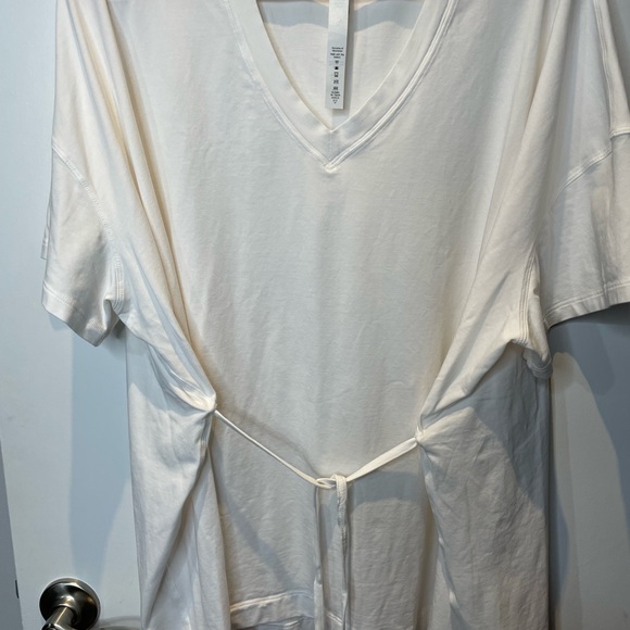 Lululemon oversized white V-neck top SZ 12 - Picture 5 of 11